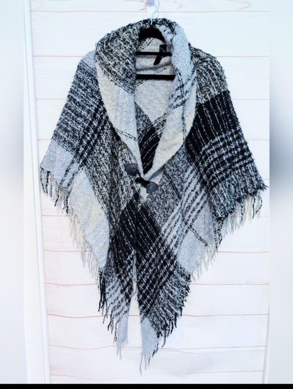 Cozy Amazingly Soft Plaid Fringe Warm Snuggly Poncho OS